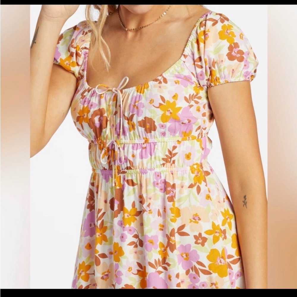 Billabong Floral Puff Sleeve Mini Dress NWT Medium - Picture 2 of 6